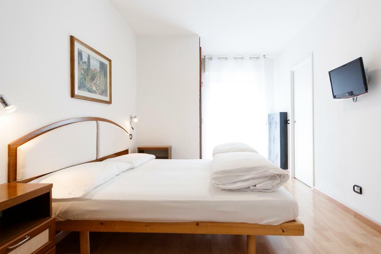 Hotel Sole Holiday Арко Екстер'єр фото
