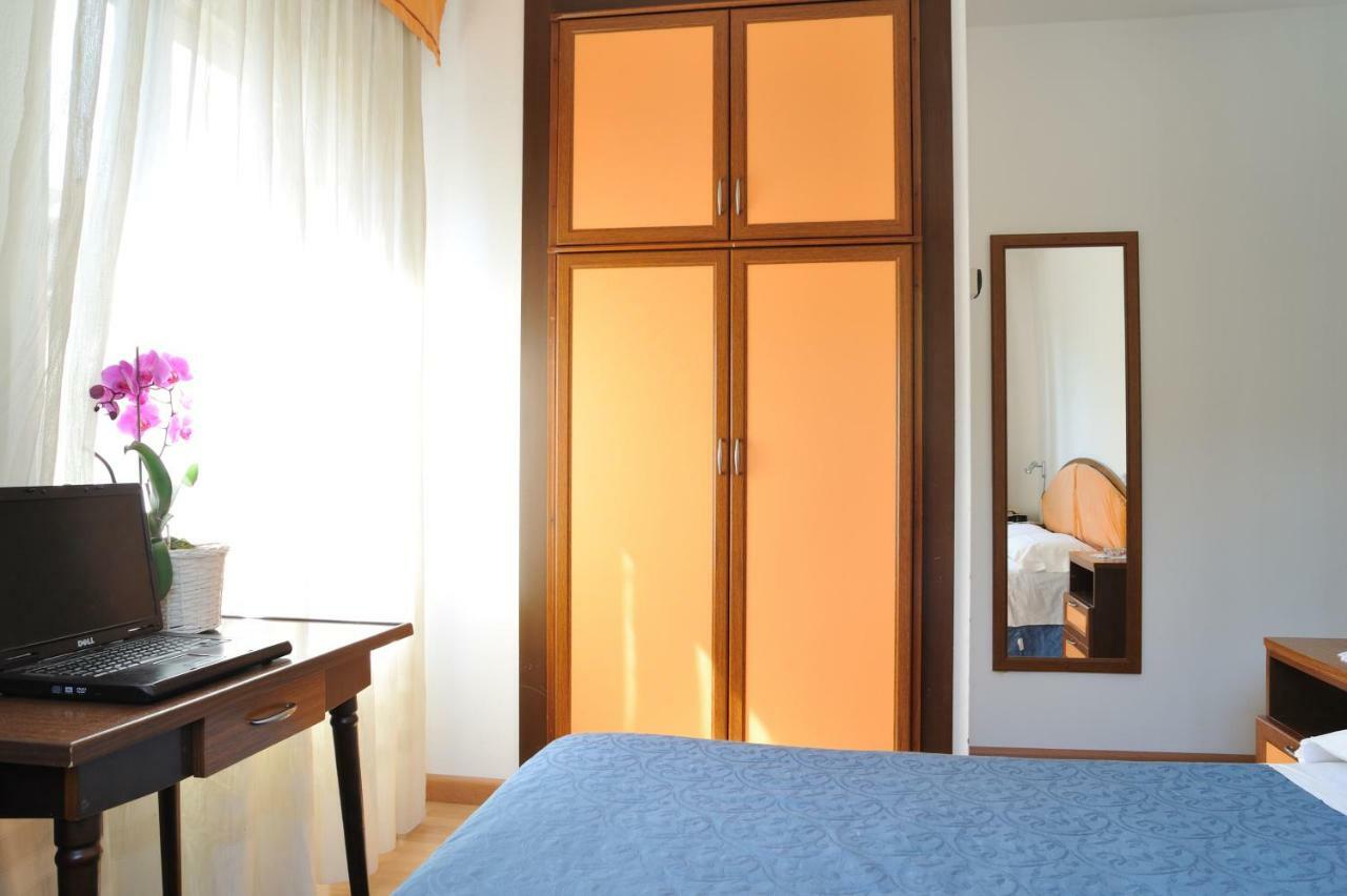 Hotel Sole Holiday Арко Екстер'єр фото