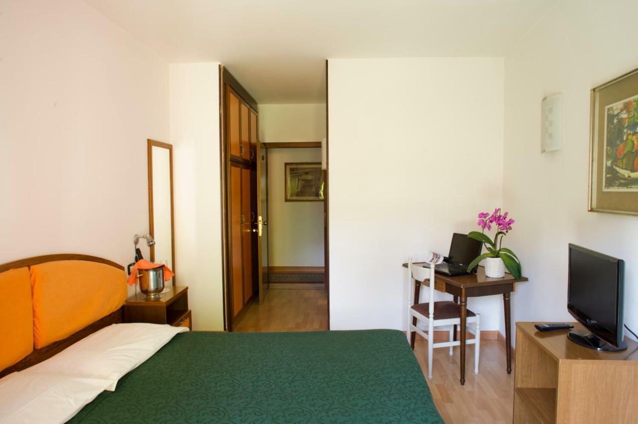 Hotel Sole Holiday Арко Екстер'єр фото